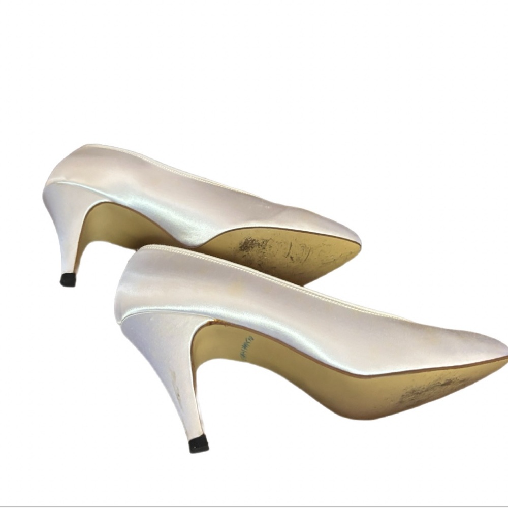 Vintage Nordstrom White Satin Pumps 5.5 Classic Bridal Heels with Original Box - Picture 6 of 8